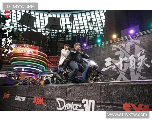 深圳街舞队在马拉松大满贯中的默契配合与精彩表现分析