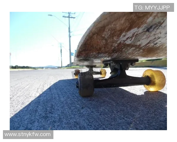 重庆滑板队防守策略解析与滑板热点的深度探讨